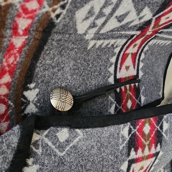 Fantastic NWT Pendleton Wool Crossroads Native American Design Vest ♥️🖤 - Picture 4 of 16